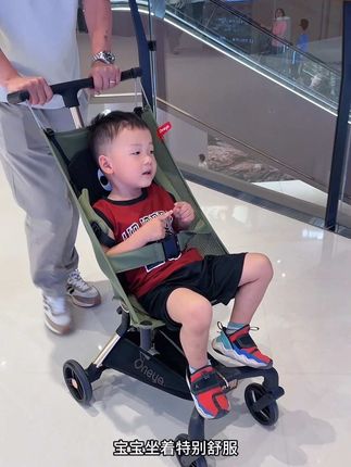 终于知道为什么那么多妈妈会选择这款#丸丫T2口袋车 了,真的轻便实用,质量还嘎嘎好,带娃旅行也可以带着,用过就真的直接爱上!#母婴好物 #带娃出行 #口袋车