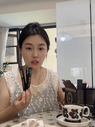 速溶黑咖啡微苦不酸涩,喜欢运动和做体型管理的必备神器,养成爱喝黑咖的习惯真的可以有所改变#黑咖啡 #独角兽黑咖啡 #体型管理