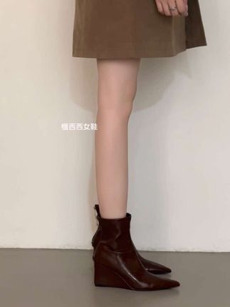 太美了诡秘 不允许有人错过这双靴子! #哎呦喂你鞋真好看 #宝藏鞋子 #秒变大长腿 #短靴 #脚宽脚胖都可以