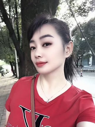 快马在江湖里厮杀,无非是名跟利放不下#城市街道 @抖音小助手