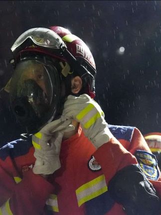 你可以永远相信中国消防…#消防员 #蓝朋友 #为你赴汤蹈火