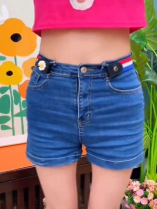 #创作灵感 新款懒人裤腰带,裤子买大了,不要再用针缝起来,用这一款懒人裤腰带,没有皮带头也补顶肚子,还可以调节长短,穿上方便又舒适!