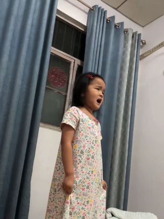 我好不好,你tm说了不算,坏不坏。你更没资格评判,哪怕老子浑身是缺点,也轮不到你指指点点,给你脸是客气,不给你脸是道理。#萌娃搞笑日常