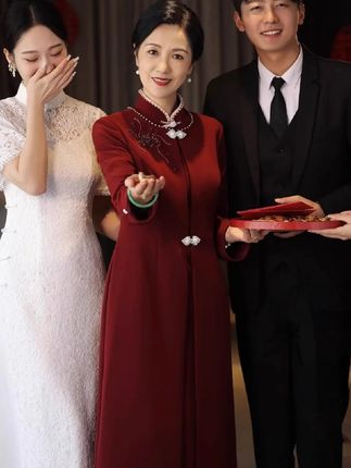 #喜婆婆喜妈妈婚宴装#中式礼服#礼服#日常可穿#喜婆婆装@抖加🔥上热门🔥dou+🔥热点宝 @DOU+小助手 @DOU+上热门