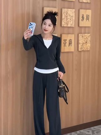#今天穿什么 #穿搭我是认真的 #大学生快速穿搭 #穿搭技巧 #早秋穿搭