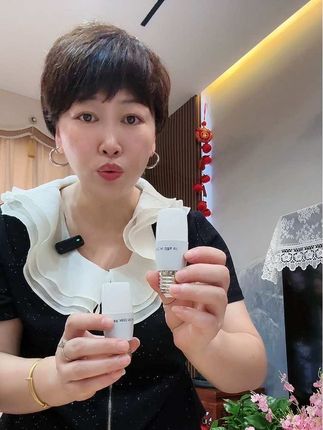 led灯泡节能节能灯超亮圆柱形护眼白光家用螺口E27吊灯照明高亮度#e27灯泡 #led节能灯泡 #超便宜超划算 #经济实惠又实用 #居家必备