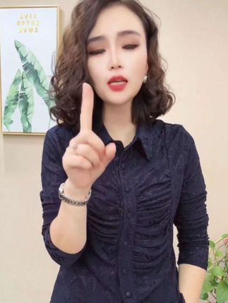 2025秋季新款时尚洋气翻领长袖显瘦褶皱休闲百搭女士上衣@DOU+小助手 #秋季穿搭 #秋季上新