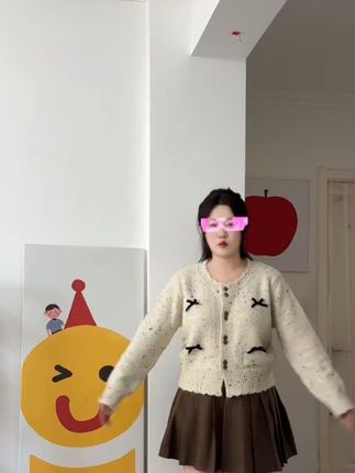 天哪,姐妹们,这一套毛衣一定要入,真的太好看了! #初秋时节微胖就要大胆穿 #成为不被风格定义的大码女孩 #秋冬穿搭去班味上智感 #好物推荐