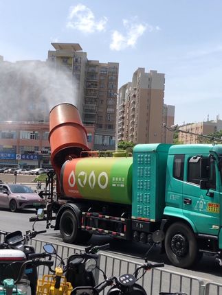 快快快,雾炮车洒水车来了 #雾炮车 #洒水车