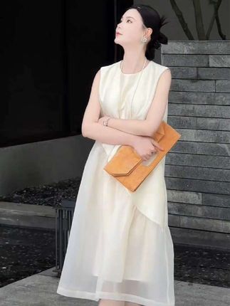 #穿出高级感#洋气上档次 #气质连衣裙#美不美你说了算 #时尚穿搭