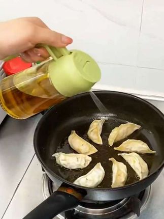 喷油倒油一体式油壶家用雾化喷油壶烧烤大容量喷油瓶厨房专用油 壶#喷倒两用油壶 #油壶#厨房好物 #好物分享