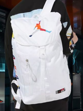 #耐克双肩包 男女通用,属于 Jordan 系列,运动感满满。#多功能背包 #Nike