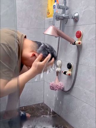 浴室装一个#吸盘花洒支架 可以随意更换位置,吸盘的不伤墙面不留胶印#花酒支架 #免打孔