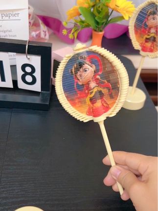 哪吒的旋转棒棒糖,有趣好玩,太可爱啦!#儿童玩具 #哪吒 #旋转棒棒糖 #新奇特创意
