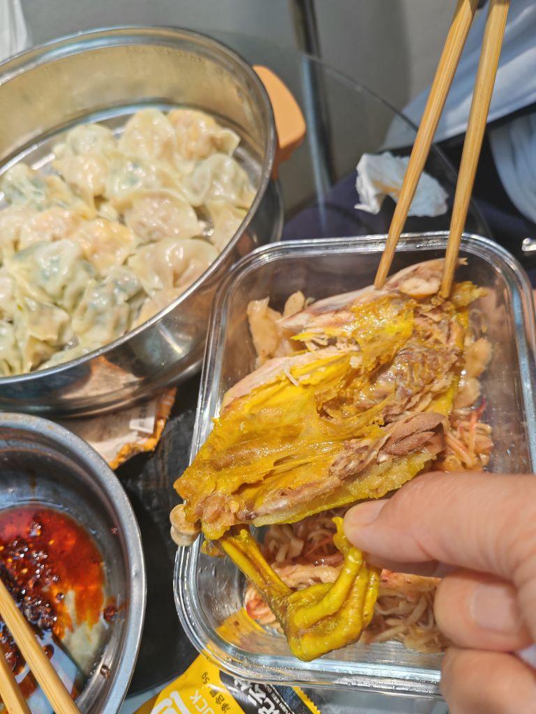 第一次抖音评价,完全给直播间的不一样,给鸽子大小差不多,差评,不推荐买#我在抖音买买买