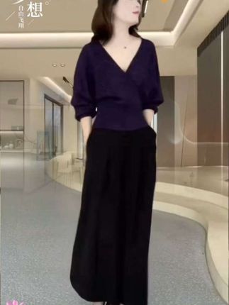 #v领上衣裤子两件套#这套衣服也太好看了吧!姐妹们快冲啊!穿上它让你秒变温柔小姐姐!无论是单穿还是搭配外套都很好看,简直是秋冬必备穿搭,喜欢的宝贝赶紧入手吧!#@DOU+小助手