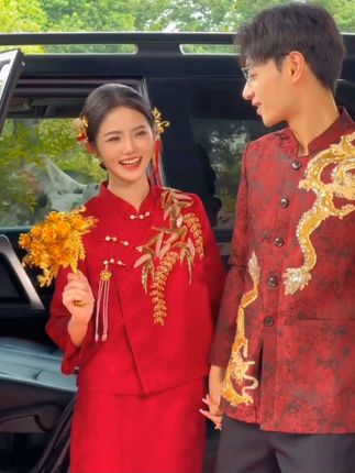 新中式敬酒服出套装订婚礼服裙回门宴会#备婚日常 #结婚 #婚庆礼服 #中式嫁衣 #结婚