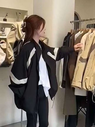 #棒球服外套 #今日分享 #休闲运动 #气质穿搭 #休闲穿搭 @DOU+小助手