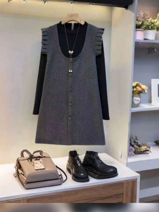 #秋冬穿搭新鲜感在线,大码女装时尚洋气纯色打底衫木耳花边马甲裙两件套#完美搭配 #晒晒我秋日的穿搭