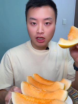 黄金蜜瓜,水份超足#吃货必备 #好吃到停不下来 #水果 #蜜瓜 #太好吃了