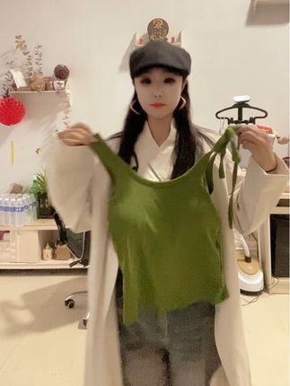 绿色修身显白显瘦小个子吊带背心2025夏季内搭百搭通勤时尚上衣#品质女装#洋气百搭#谁穿谁好看#高端大气上档次这也太漂亮了 @巨量千川