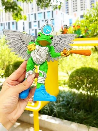 哇塞!这个嫩绿嫩绿的青蛙融合怪太可爱了!他带着翅膀像天使一样#ai山海经 #山海经融合兽 #潮玩手办 #男孩玩具