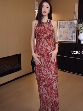 #时尚气质穿搭 #复古印花连衣裙#法式轻奢#高级感穿搭#出游穿搭