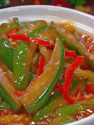 河南农家现摘青茄子,你有吃过这个青茄子吗?这个茄子肉质细腻,不管是生吃,烤着吃还是炒菜吃都好吃 #新鲜现摘 #青茄子 #快来一起尝个鲜 #优质农产品 #茄子