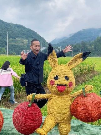 哥哥带妹妹走出山沟沟#乡村味道#随拍 #美在山水间 #62虎瓶兰花 #夫妻日常搞笑