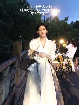 minivlog|“突然的下雨”初秋就是这样的 突然的下雨 突然的放晴 好好感受就好~#vlog #风衣 #ootd穿搭