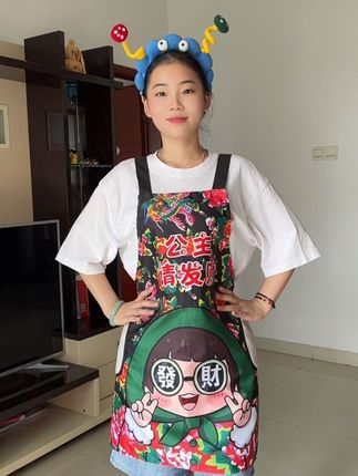 新款东北大花围裙 防水防污耐脏耐磨男女同款卡通厨房做饭洋气网红围裙 东北大花防水防油可擦手围裙#谁穿谁美 #谁穿谁好看 #围裙 #防水防油