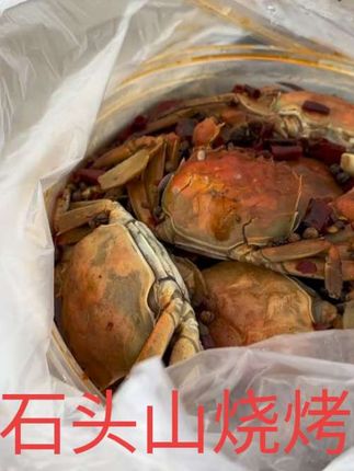 龙虾炒鸡花甲,大闸蟹凉菜。提前预约哦