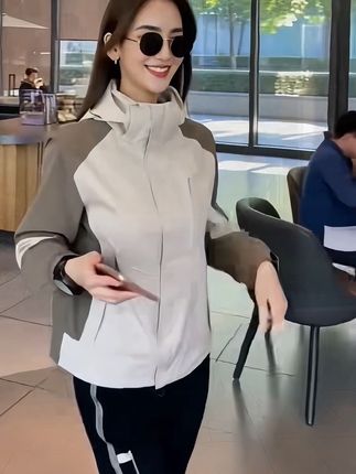 #冲锋衣 #秋天变时髦就从韩系穿搭开始 #早秋穿搭三分钟出门不是梦 #初秋一周不重样穿搭 #早秋贵气感穿搭