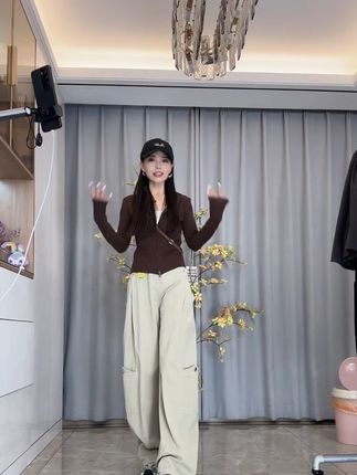 裤型好看上衣随便搭配都好看#一套好的衣服可以让你不动声色的美