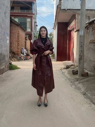 人与人之间的关系;始于心甘情愿,终于愿赌服输。#皮衣外套 #气质这一块拿捏死死的 #高级感穿搭 #今日分享