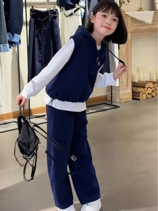 #穿搭舍不得你长大,却又期待你的成长,每天快乐的事情就是听到你开心的笑声,陪你长大,你陪我变老#高品质童装 #每日童装穿搭分享 #亲子穿搭和孩子穿同款的快乐