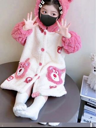 女童秋冬季加厚连帽保暖浴袍睡袍 #秋冬新款#女童连帽睡袍#保暖浴袍#加厚保暖 #爆款热卖中