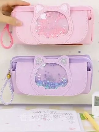 宝子们看过来!#学生用品 #开学必备 #好物推荐🔥 流沙笔袋超梦幻😍,轻轻一晃,流沙在透明袋身里舞动,仿佛装了一片星河在里面,文具住进“星空城堡”啦! - 谁能拒绝刘莎流沙笔袋呀!流沙像小精灵在跳舞💃