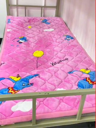 #学生宿舍床垫推荐 #秋冬必备#牛奶绒床垫保暖又好看 #学生必备好物 #家纺床上用品