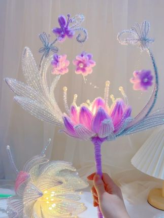 紫色的荷花灯也太浪漫了吧#我的手工作品 #手工diy #荷花灯 #中秋节 #扭扭棒