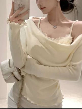 #拼接 假两件花朵吊带长袖针织衫女秋冬修身褶皱设计感短款绝美上衣#上衣 #针织衫