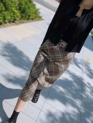 世界上最残忍的一句话,不是对不起,也不是我恨你,而是我们再也回不去,以后的一切与你无关……#穿搭#半身裙#针织衫