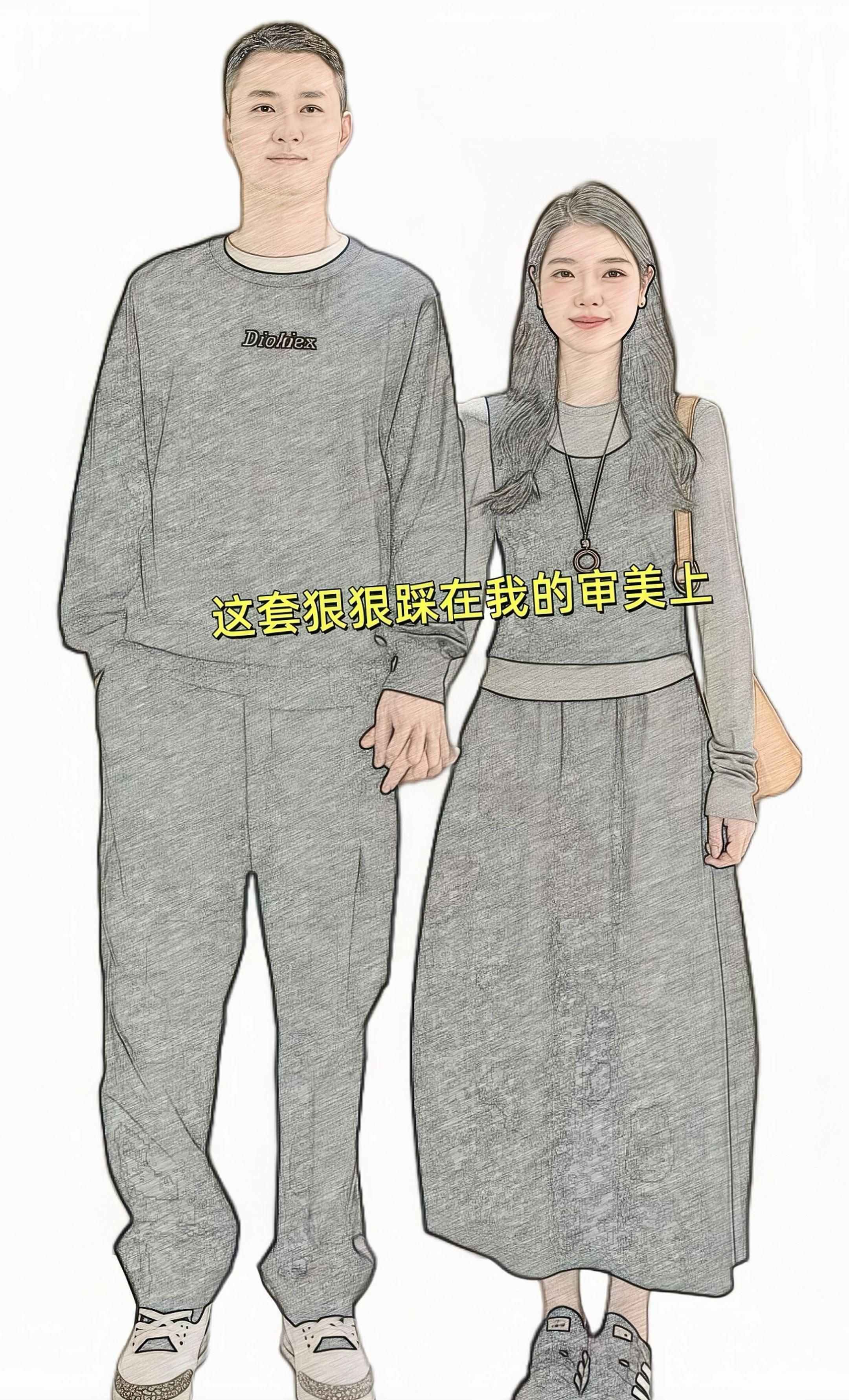 深秋的咖啡学院教室里,她套着燕麦色针织两件套,高腰黑裙划出利落线条,正低头拉花时奶泡晕成云朵状。 “裙摆的褶皱,”身旁传来带笑的声音,“像不像浓缩咖啡的油脂纹路?”穿藏青围裙的导师指向她叠穿的内搭领口,“这种层次感,和我们的冠军拉花技法很像。” 结课那天,他递来的拿铁杯底压着张字条:「愿你的穿搭和拉花艺术一样,永远保持恰到好处的层次感」。她低头啜饮时,发现杯沿奶泡勾勒出的心形,正巧映在黑裙的褶皱里。 原来最高级的叠穿,是连咖啡香气都忍不住为之停留的默契。#舒畅的入秋穿搭都是琥珀系#秋日人生照片还得是琥珀流光风#李菲儿琥珀系船票转场#请欣赏赵露思的今日穿搭#谁能拒绝舒华cleanfit风
