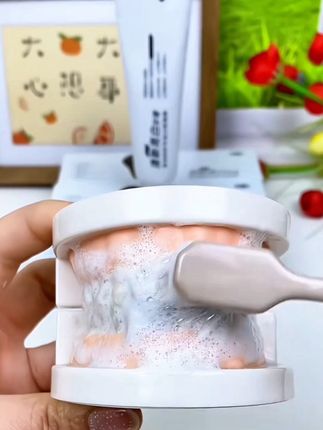 大黄牙小黑缝就用它,莺妆清新亮白牙膏#爱牙护牙 #美白牙膏 #保护牙齿 #牙膏 #美白牙齿