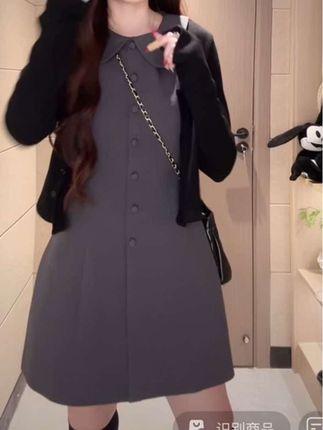 翻领收腰无袖连衣裙女设计感背心裙开衫套装#学院风穿搭 #小黑裙 #甜美穿搭 #连衣裙 #背心裙