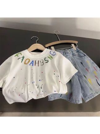家里有小王子的一定要给它买这套衣服,它是韩版的潮流穿搭,穿上特别帅气,整套都是纯棉的材质,非常的亲肤又透气,而且还是印花的图案设计,真的太酷了!无论是外出游玩还是日常出行都很合适穿它,这么好的品质,千万不要错过了,赶紧点击下方链接购买吧!