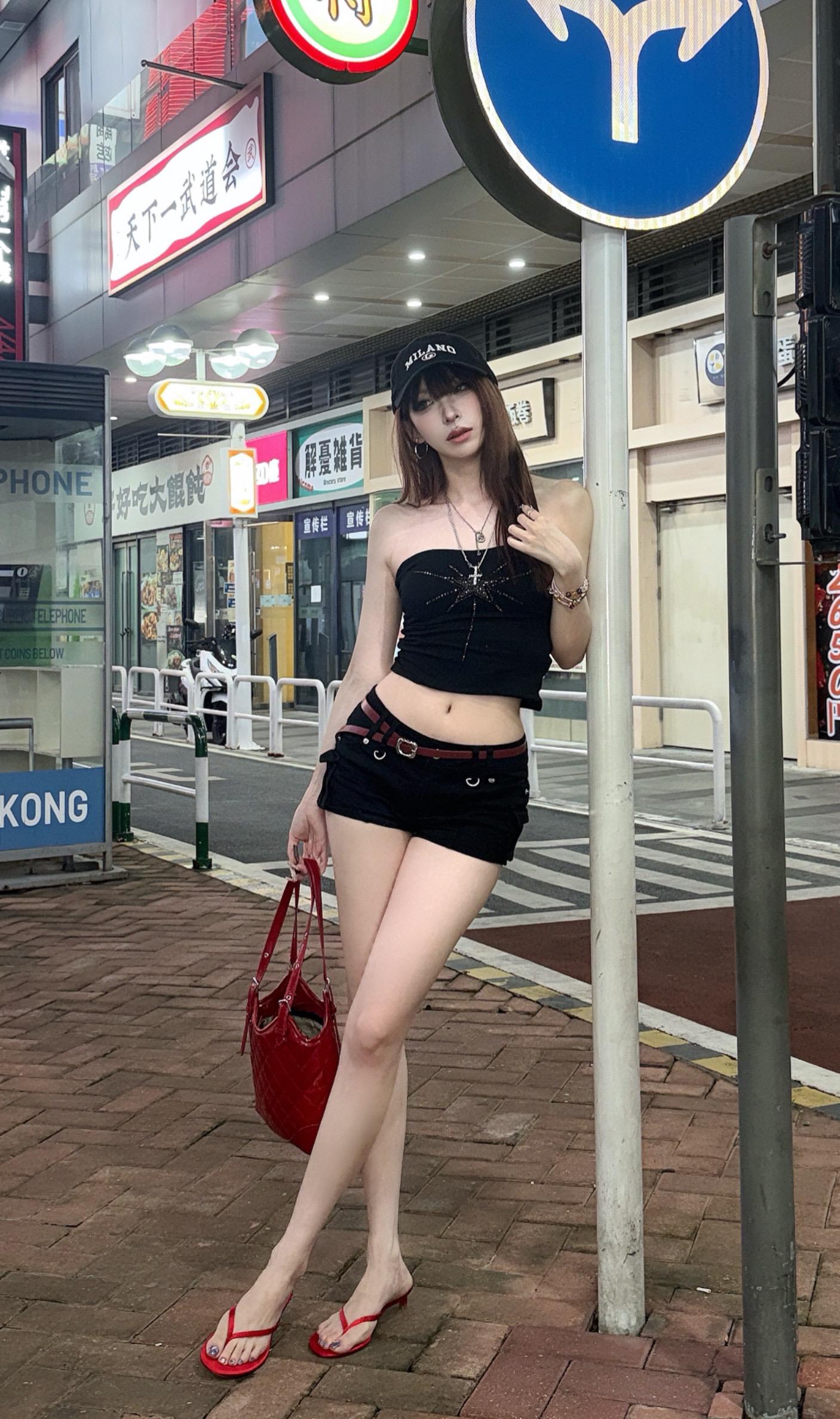 恋爱了 斗地主被送了朵玫瑰。#ootd #辣妹拍照姿势