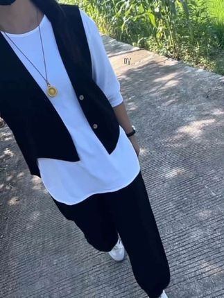 终于熬成了不想聊天,也不想去联系谁。厌烦很多是是非非和虚伪的嘴脸,也厌倦了人情世故。只想享受孤独,舒服又简单。#慵懒风穿搭 #休闲风 #大码女装 #创作灵感 #时尚洋气百搭 @抖音小助手 @DOU+小助手