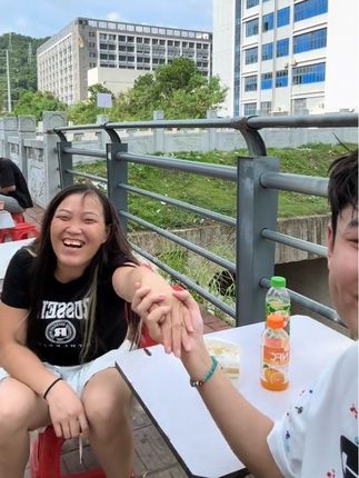 无论最后生疏成什么样子,曾经对你的好都是真的,就算终有一散,也别辜负相遇,希望你不后悔认识我,也是真的快乐过#婷宝 #感谢那些默默给我点赞的人