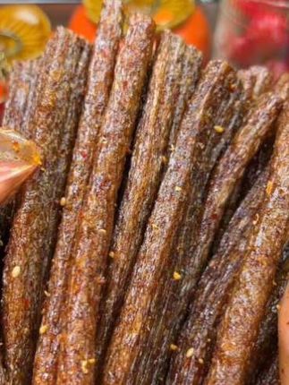 馋外婆藤椒辣条#零食推荐 #无辣不欢#大数据推荐给有需要的人